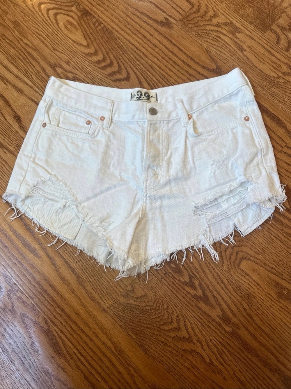 We The Free Shorts Womens 29 White Distressed Cutoffs